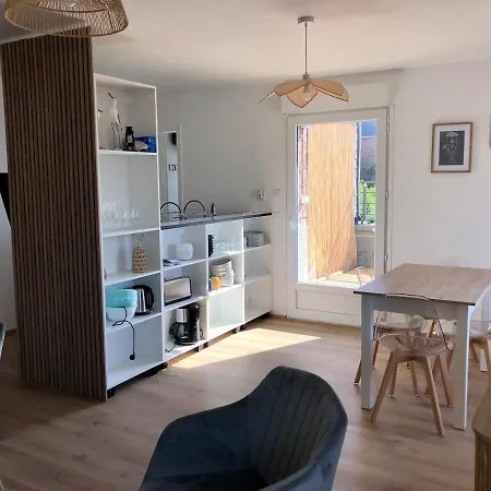 Vue - 3eme Etage דירה *